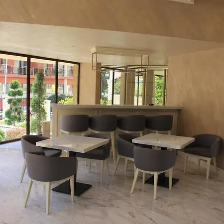 Valencia Gardens Luxury *