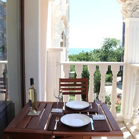 Valencia Gardens Luxury شقة نيسيبار