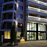 Valencia Gardens Luxury Νεσέμπαρ