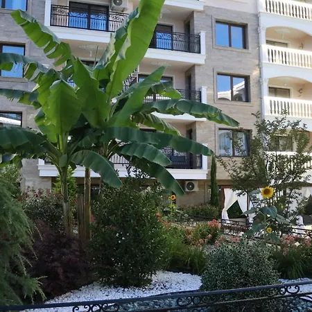 Valencia Gardens Luxury Apartment *