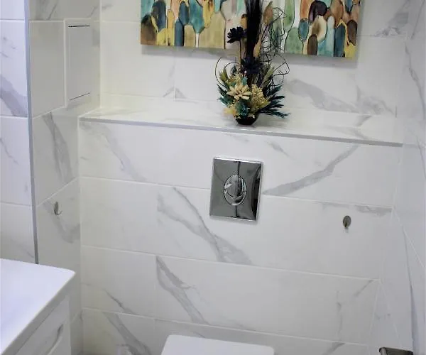 Valencia Gardens Luxury アパート