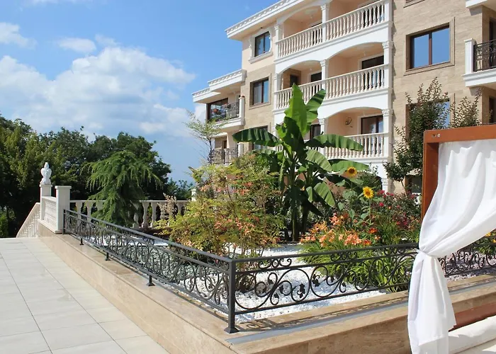 Valencia Gardens Luxury アパート